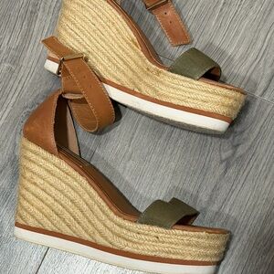 Stylish Tan and Olive Wedge Sandals